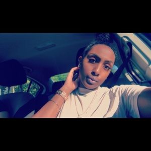 Meet your Posher, Michaela